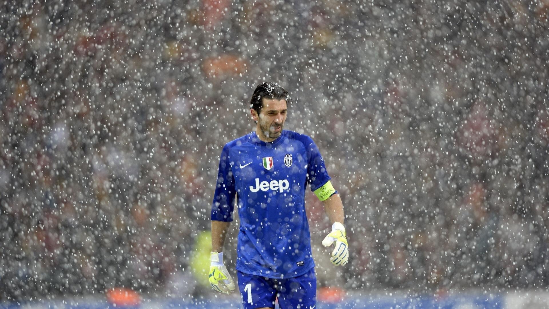 波利塔诺伤退憾别蓝衣军团，斯皮纳佐拉时隔两年重获征召